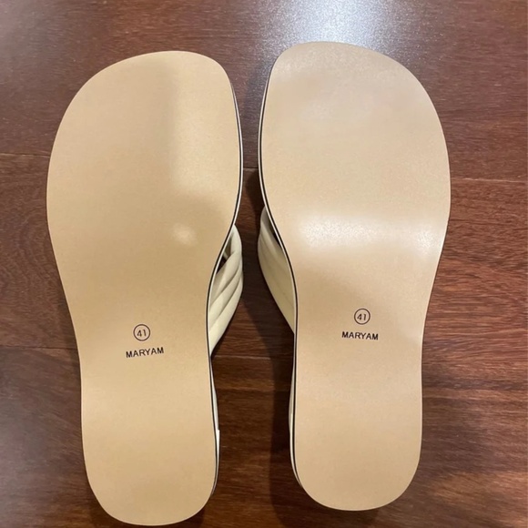 Platform Sandals - Picture 2 of 5